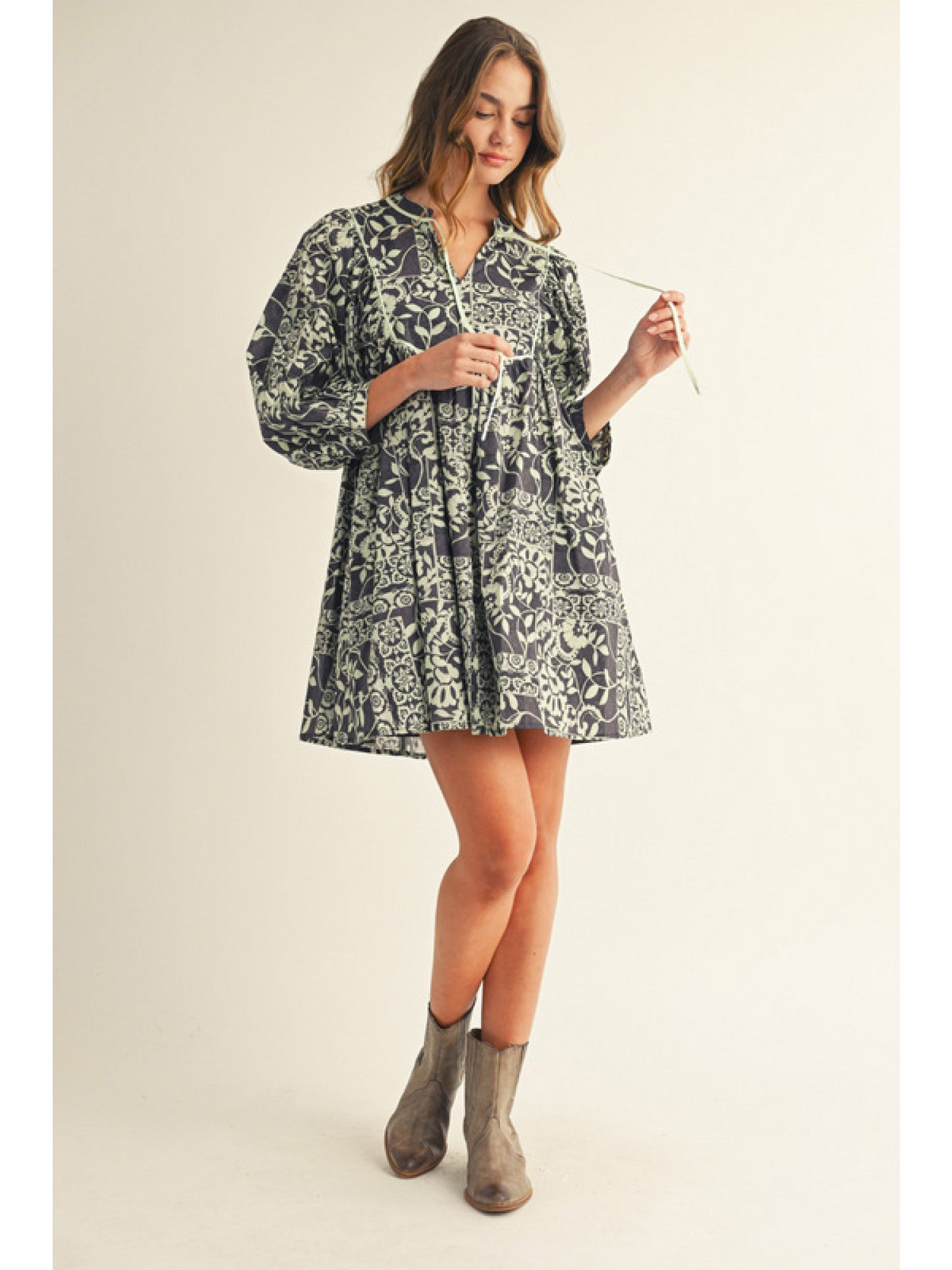 Jodifl 3/4 Boho Floral Tie Neck Dress