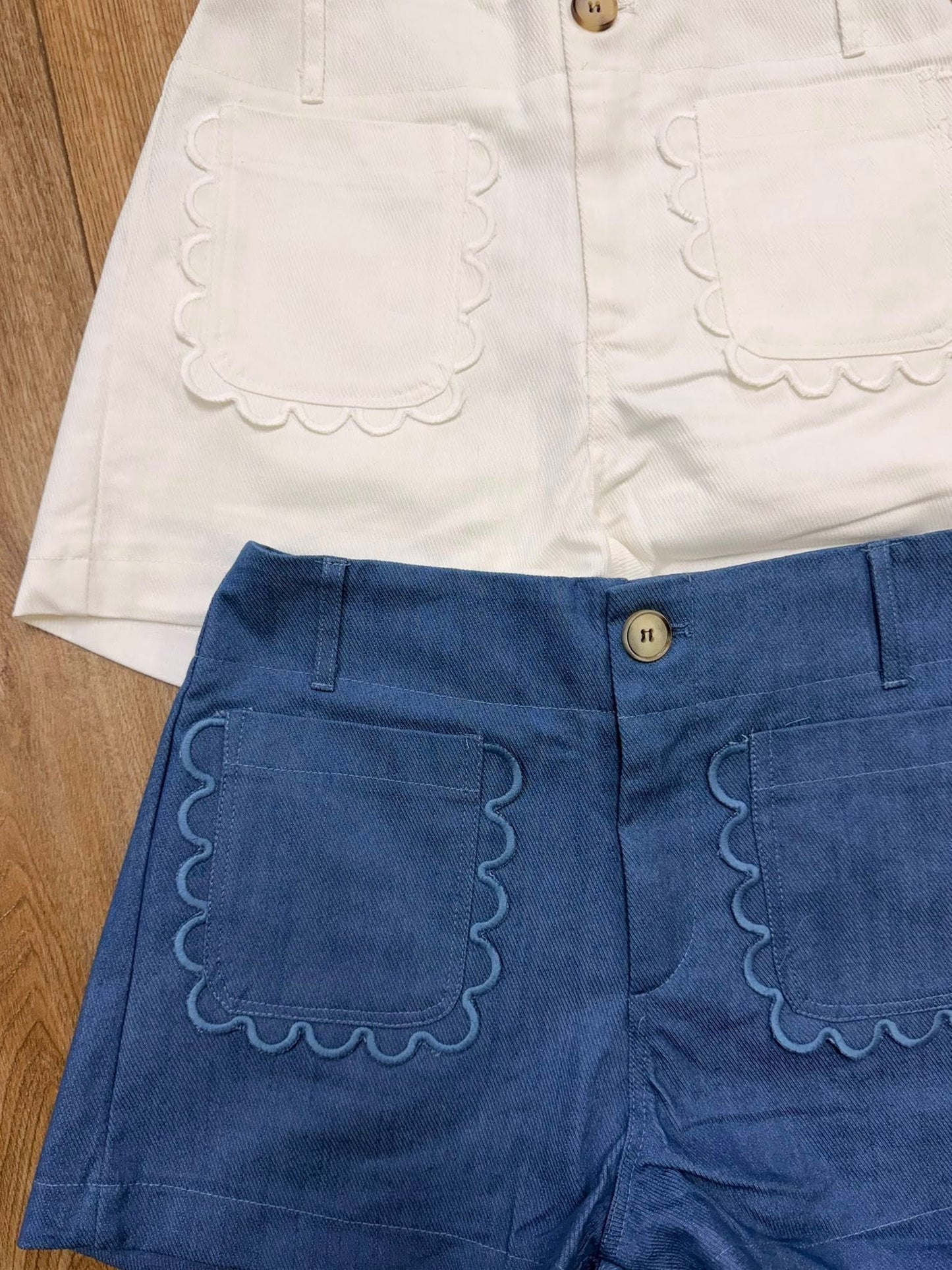 Glam Scallop Pocket Shorts