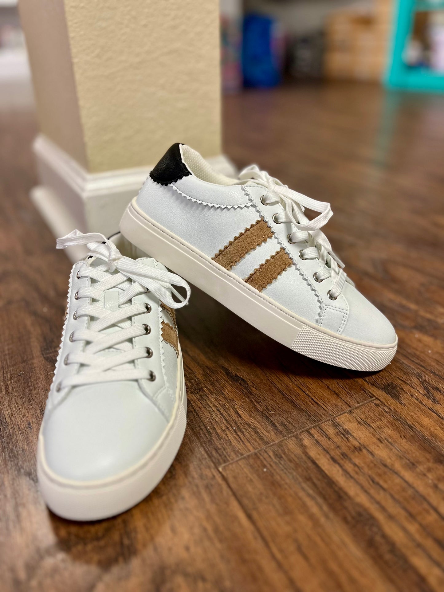 Corkys Showtime Sneakers