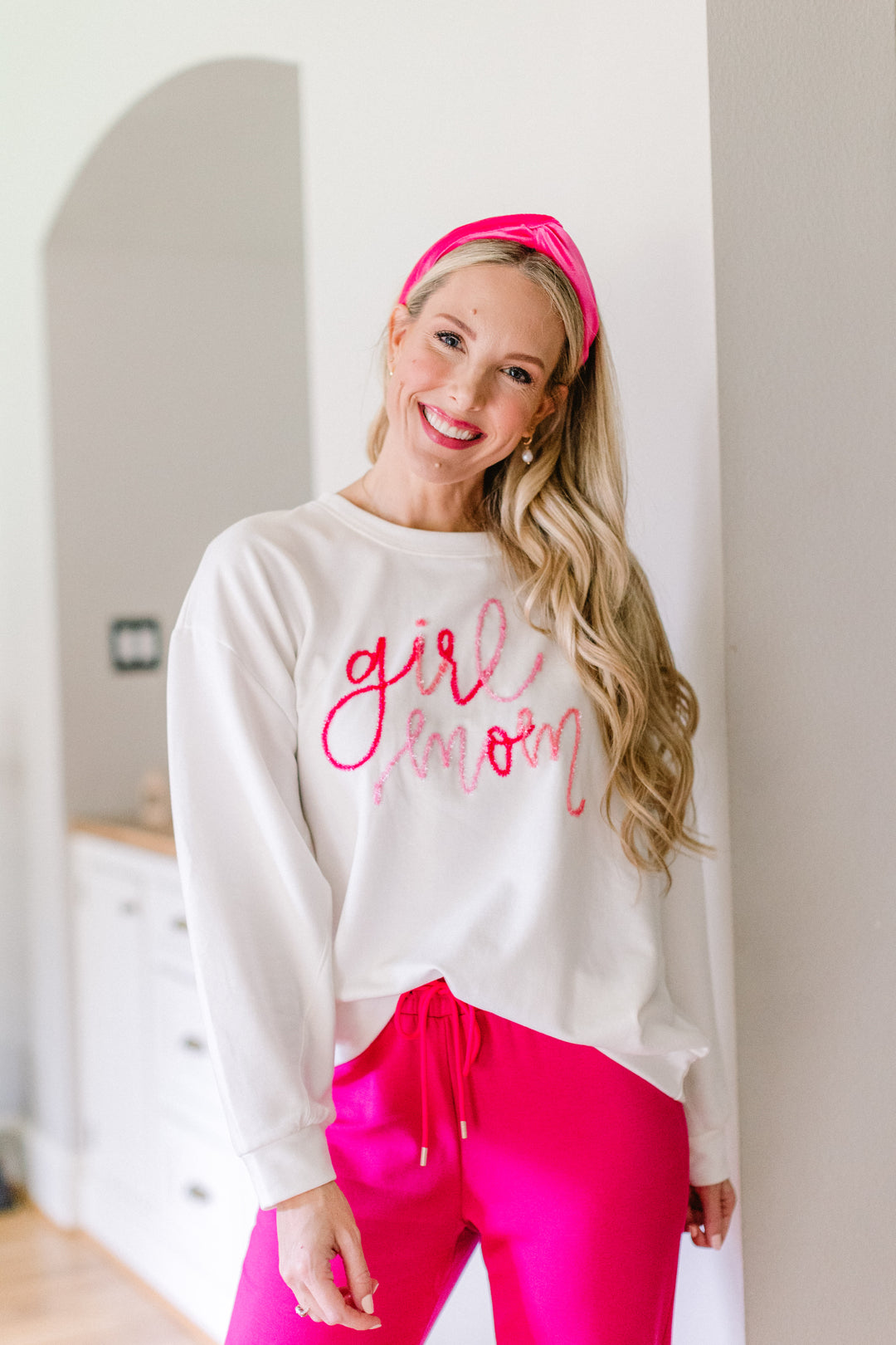 MS Jules Sweatshirt - Girl Mom