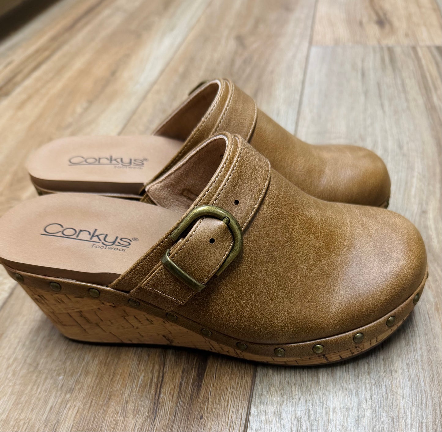 Corkys Who Knew Clog - Tan