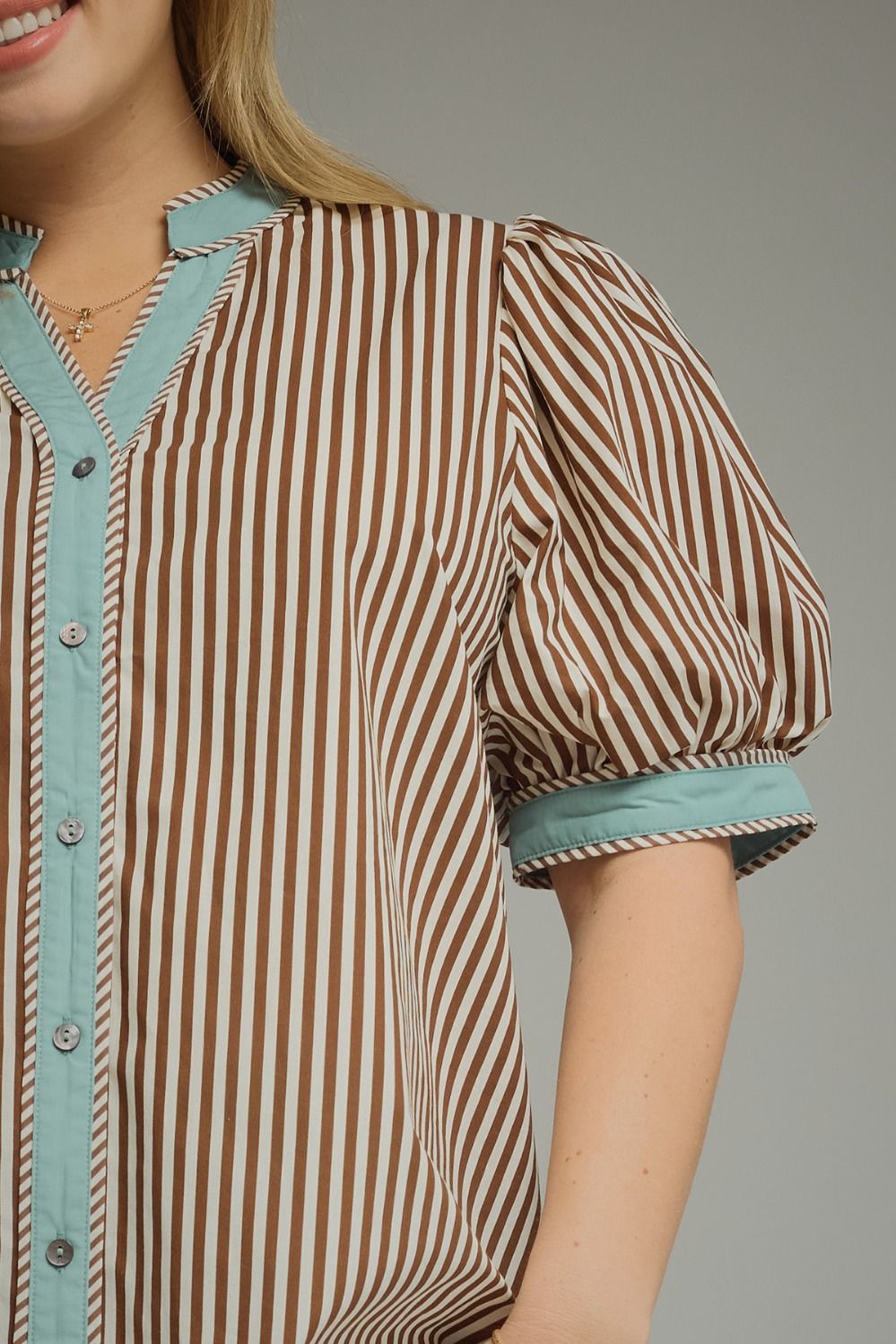 Entro Plus Stripe Print Puff Sleeved Top